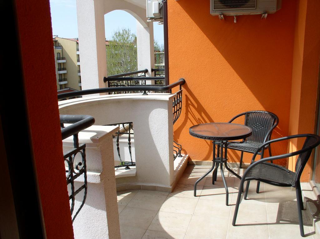 Lvv Palace Apartment 阳光海滩 外观 照片