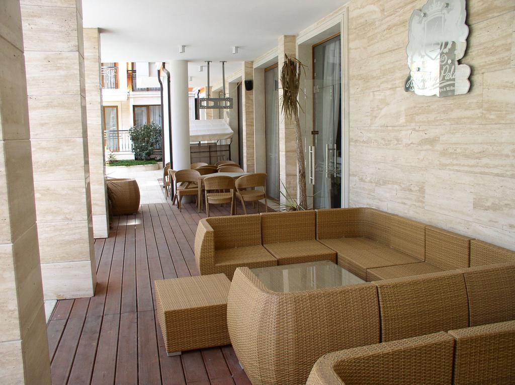 Lvv Palace Apartment 阳光海滩 外观 照片